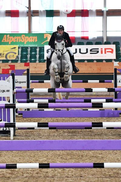 MR2018 Jan So BW 28 KnotzHelfried Calico 600